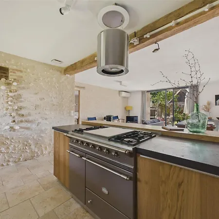 Ancienne Ferme Renovee Pour 6 En 2 Holiday home *