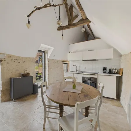 Ancienne Ferme Renovee Pour 6 En 2 Holiday home *